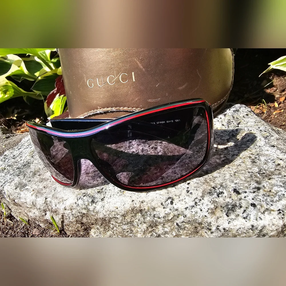 Gucci Vintage Black and Red Sunglasses Men